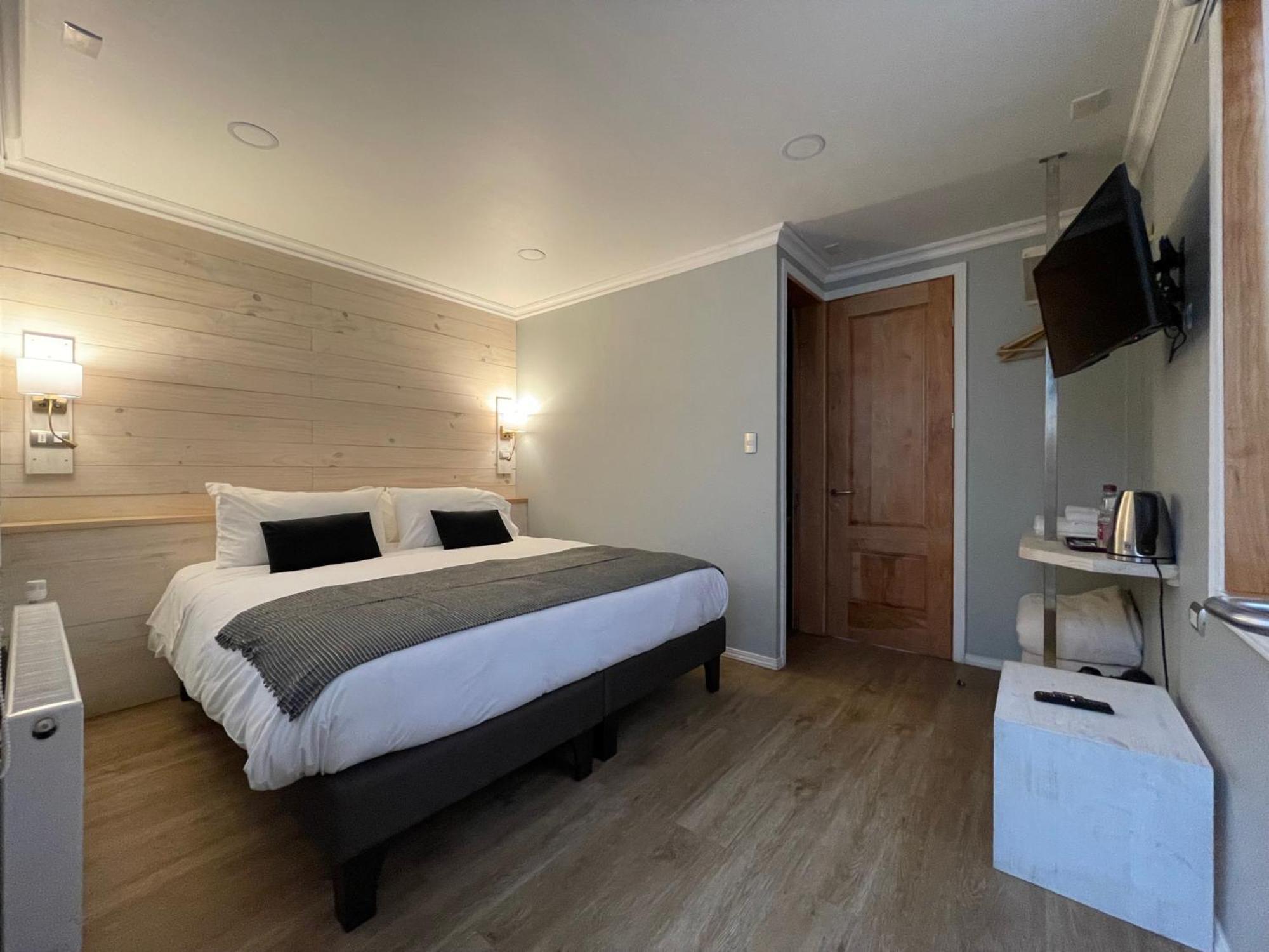 Hostal Boutique Puerta Roja بونتا أريناس المظهر الخارجي الصورة