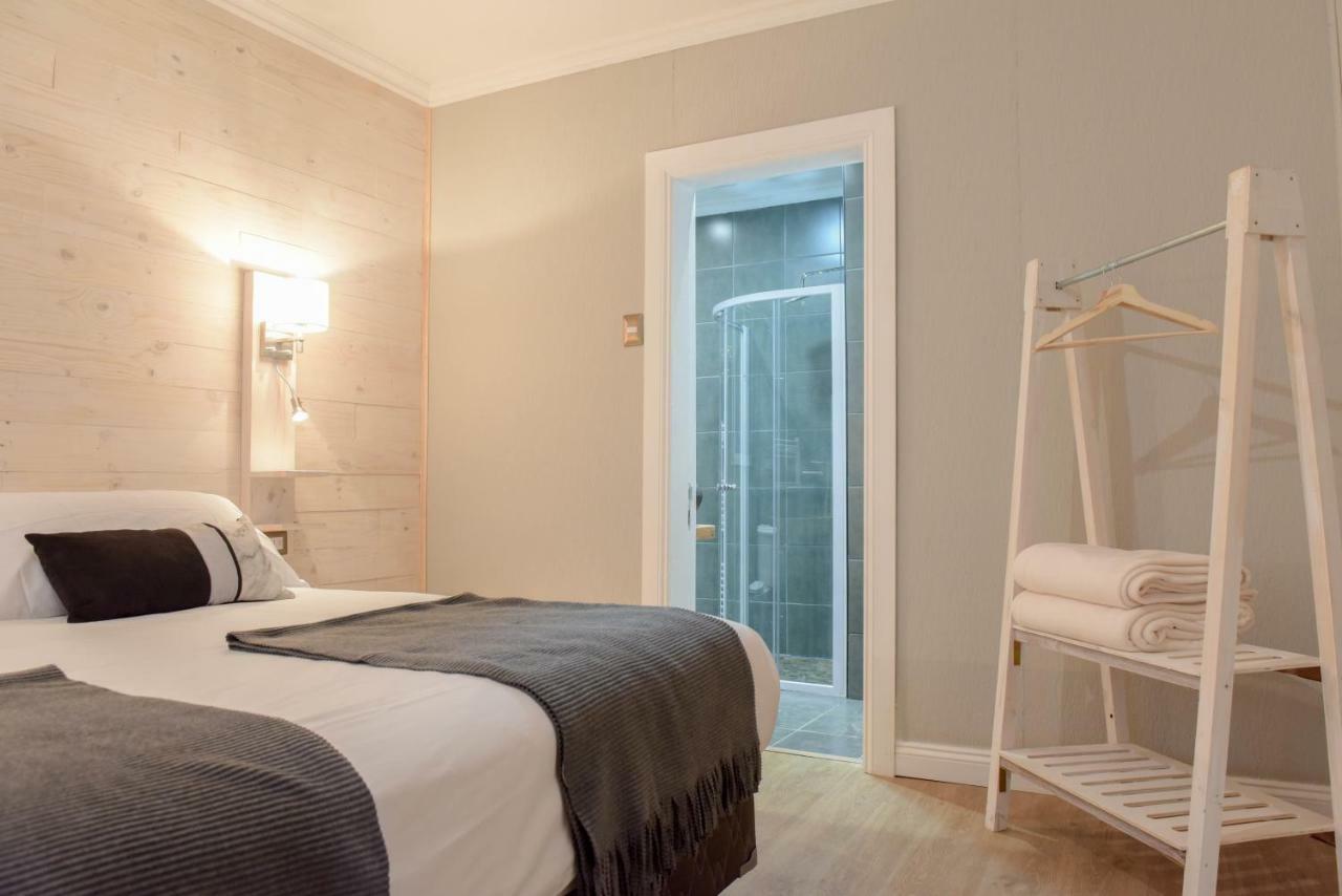 Hostal Boutique Puerta Roja بونتا أريناس المظهر الخارجي الصورة
